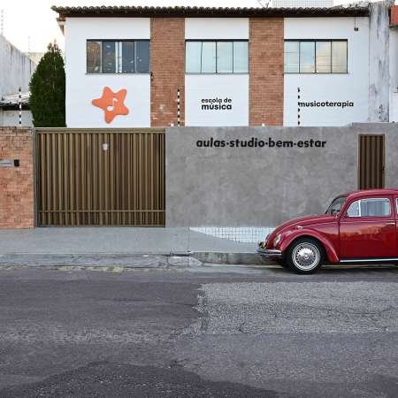 A faixada da escola
